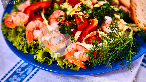Image of Green salad with shrimps