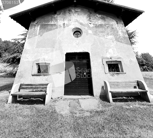 Image of  europe  grass   in italy milan religion       and sunlight