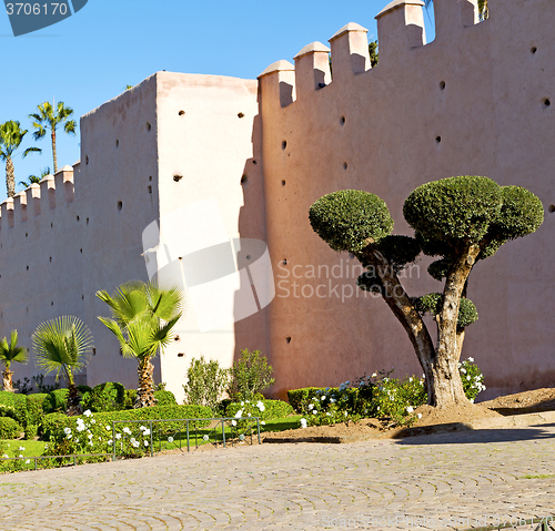 Image of brown  old ruin in    gardensky  near the  