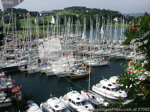 Image of Crowded marina