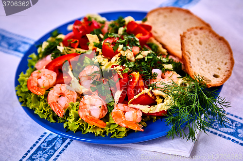 Image of Green salad with shrimps