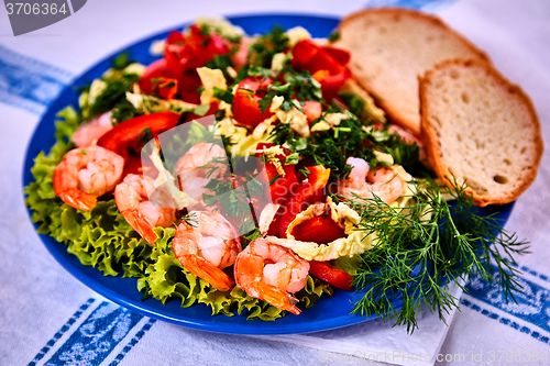 Image of Green salad with shrimps