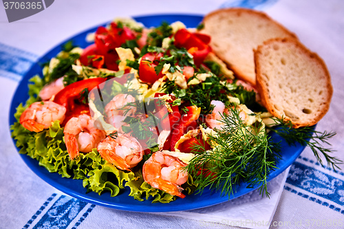 Image of Green salad with shrimps