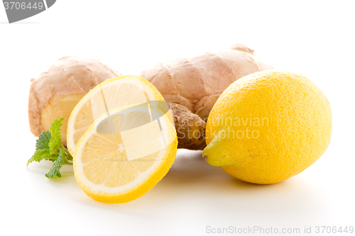 Image of Ginger root and lemon slice