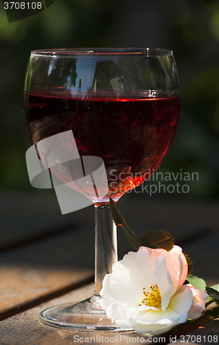 Image of a glass of red