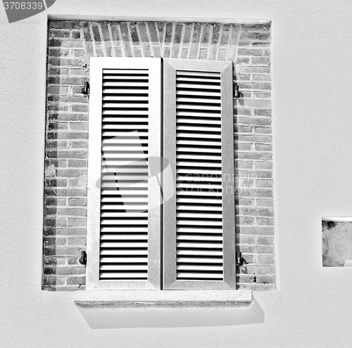 Image of  italy  venetian blind     in    europe    old architecture and 