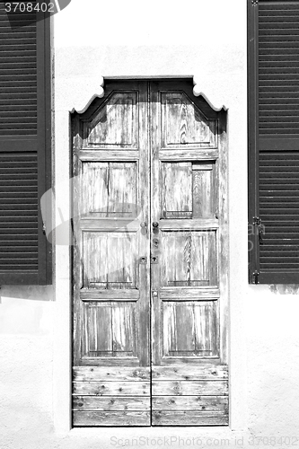 Image of detail in  wall door  italy land europe  