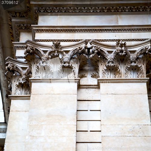 Image of historic   marble and statue in old city of london england