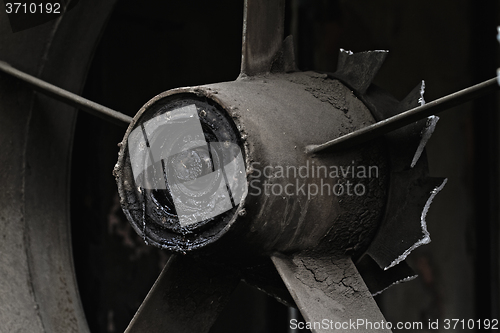 Image of Rusty propeller