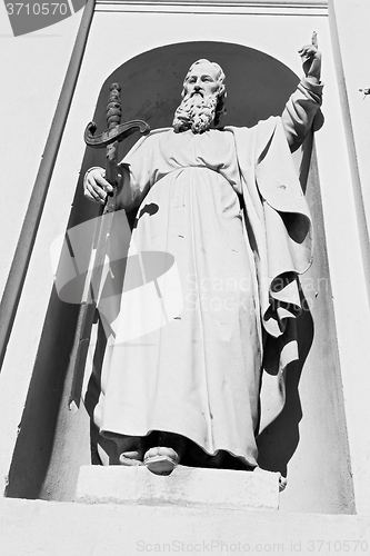 Image of monument statue  in old historical construction italy europe mil