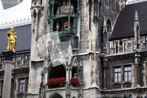 Image of The Mariensaule, a Marian column and Munich city hall on the Mar