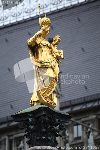 Image of The Mariensaule, a Marian column and Munich city hall on the Mar