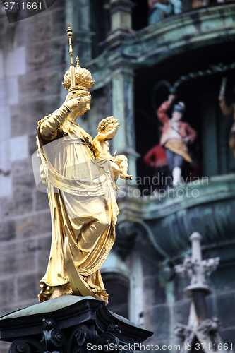 Image of The Mariensaule, a Marian column and Munich city hall on the Mar