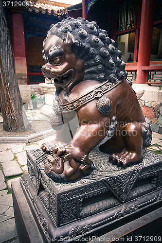 Image of Lion Sculpture