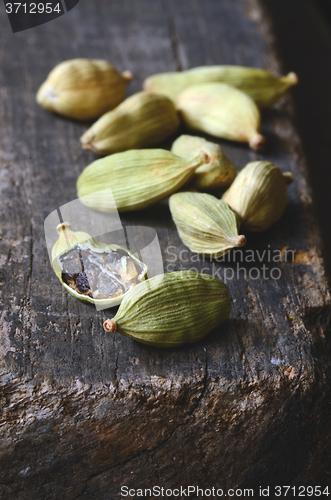 Image of Green cardamon pods