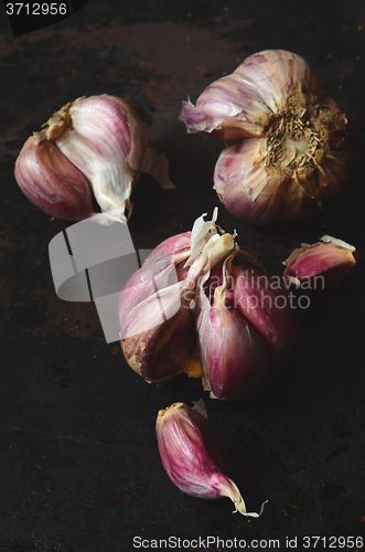 Image of  raw pink garlic 