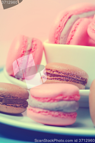 Image of traditional french macarons 