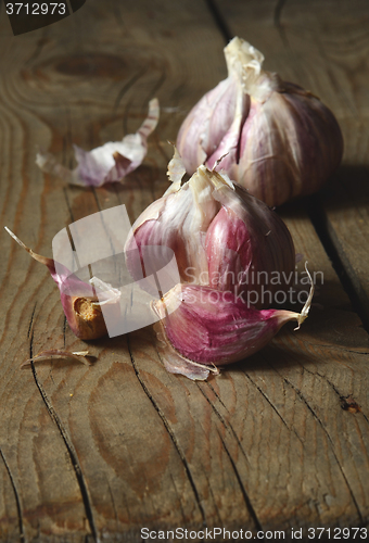 Image of  raw pink garlic 