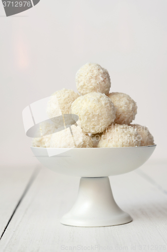 Image of Coconut snowball truffles