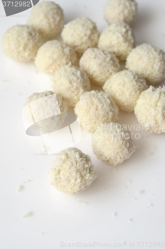 Image of Coconut snowball truffles