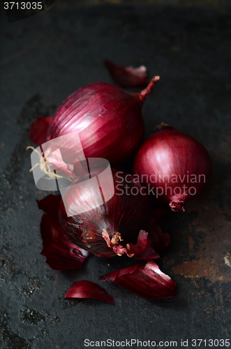 Image of Fresh red onions