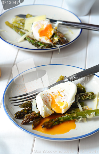 Image of Green asparagus with poached egg