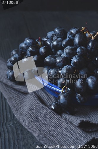 Image of ripe dark grapes
