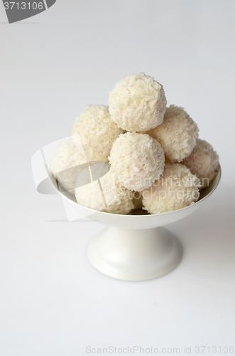 Image of Coconut snowball truffles