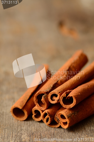 Image of Bunch of cinnamon sticks