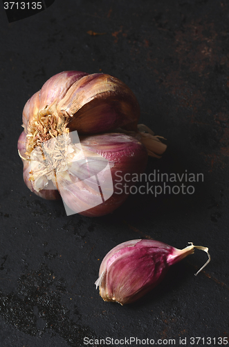 Image of  raw pink garlic 