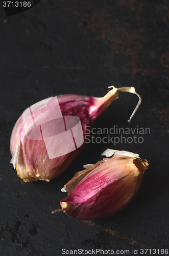 Image of  raw pink garlic 