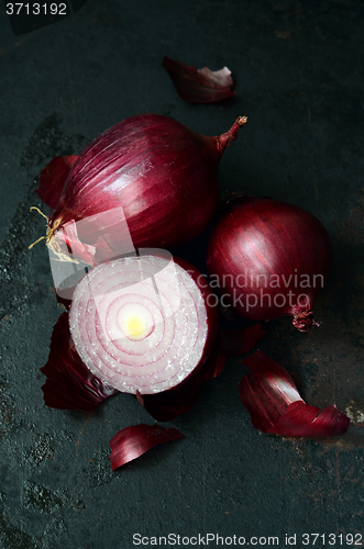 Image of Fresh red onions