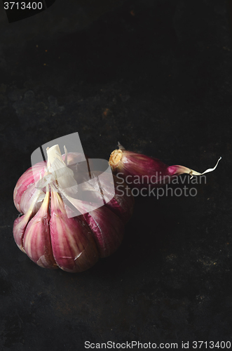 Image of  raw pink garlic 