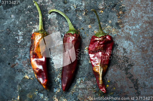 Image of dried chili peppers