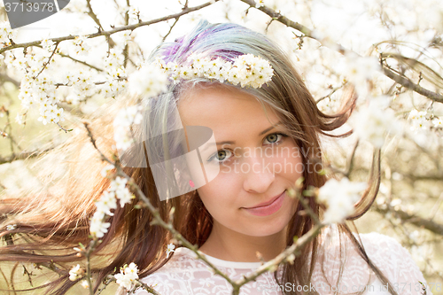 Image of cheerful fashionable woman in spring