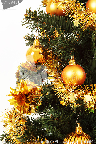 Image of yellow decorated christmas tree 