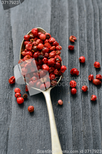 Image of Pink peppercorns close up