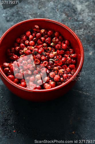 Image of Pink peppercorns close up