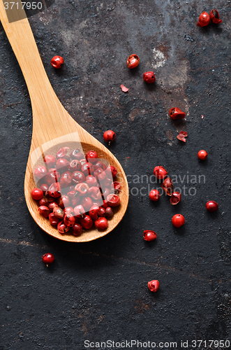 Image of Pink peppercorns close up