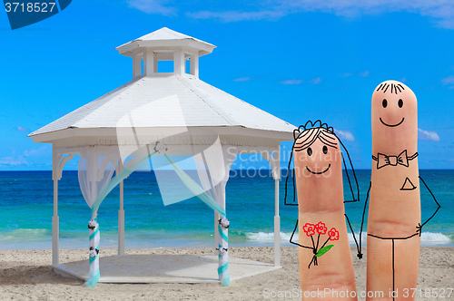 Image of Happy family to celebrate one\'s wedding on the beach