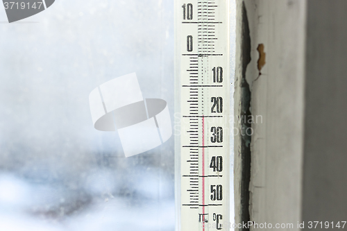 Image of Low temperature on thermometer