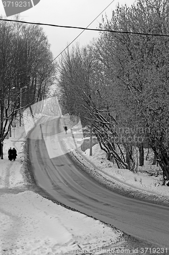 Image of road to the ancient