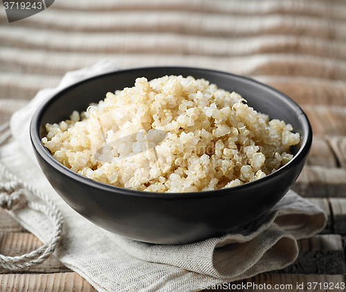 Image of Bowl of boiled quinoa