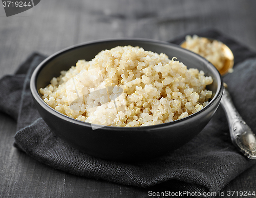 Image of Bowl of boiled quinoa