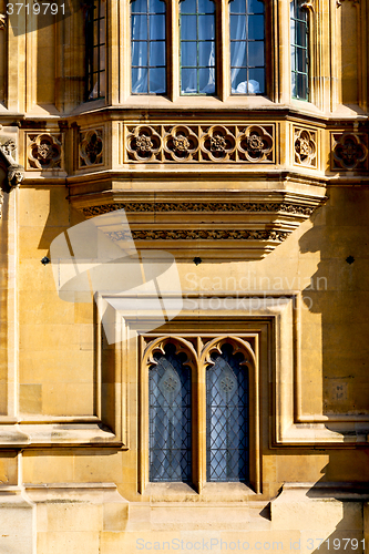 Image of old in london  historical    parliament  and  reflex