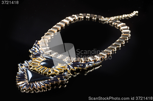 Image of metallic necklace 