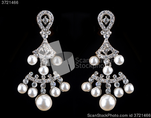 Image of Pear Diamonds pearl Earrings