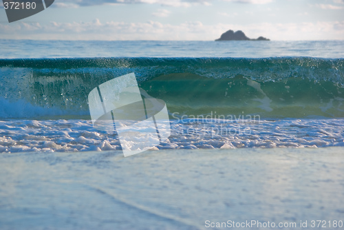 Image of breaking wave