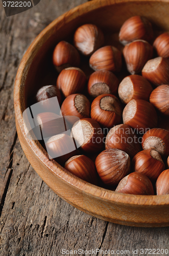 Image of Whole brown hazelnuts