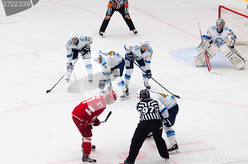 Image of Yury Koksharov (27) on faceoff